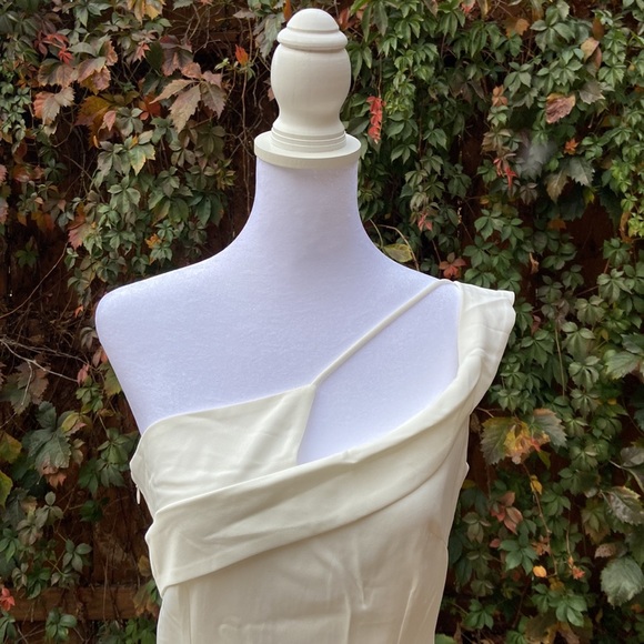 Revolve Superdown Jillian Asymmetric Midi Dress Size Medium Color White - Picture 5 of 7